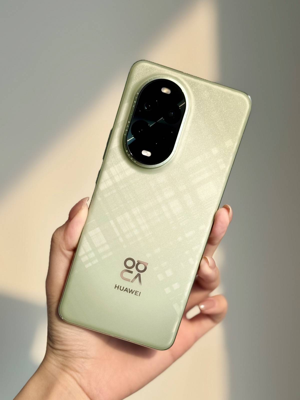 系列和nova Flip引领情人节送礼潮流m6米乐时尚颜值“天生一对”nova 13(图3)