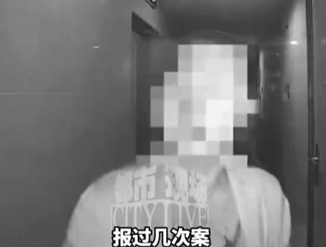 精神病原因曝光房主崩溃发声邻居多次持刀砍门后续：疑患(图9)